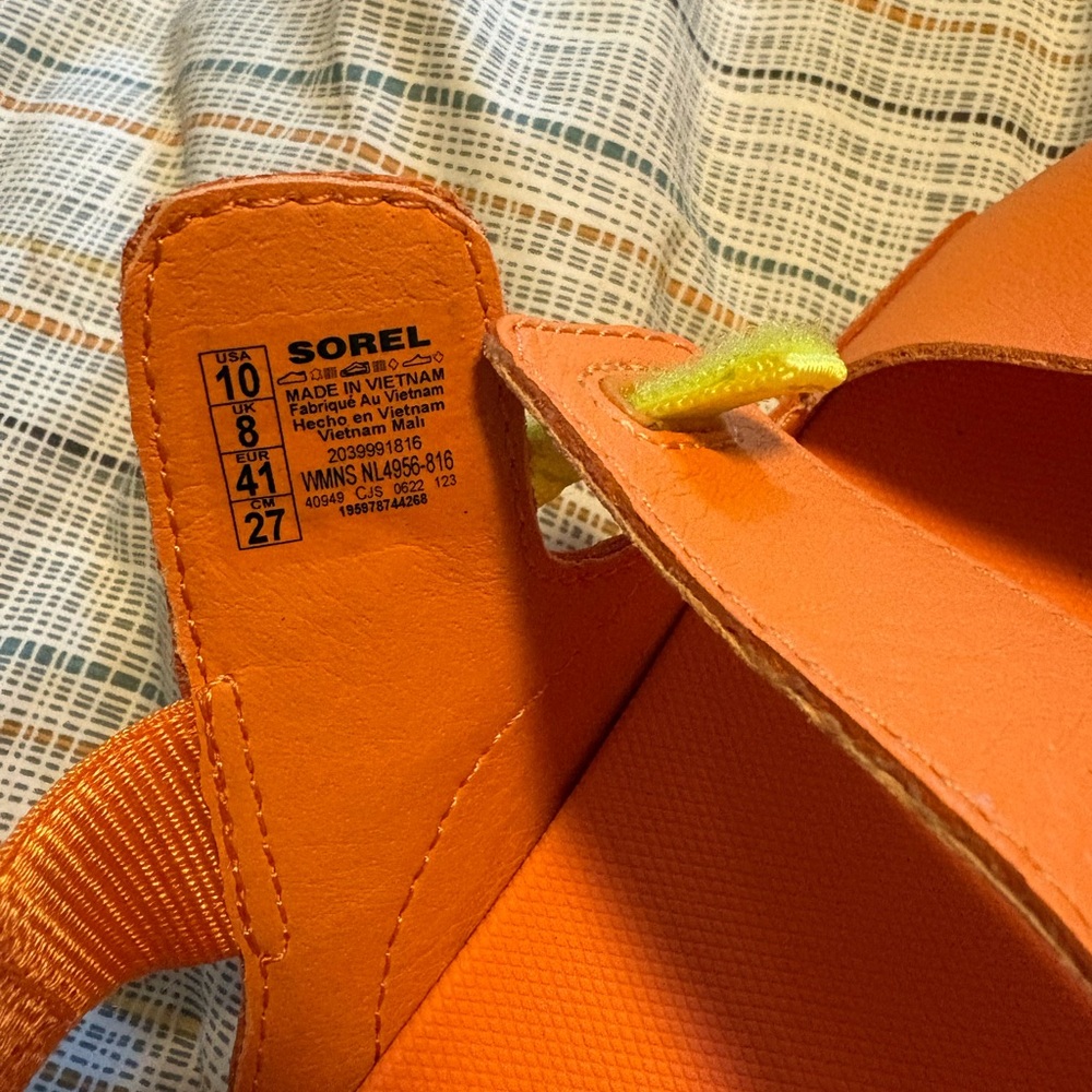 Sorel Orange Sandals - Picture 11 of 12